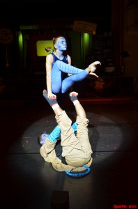 Max und Luise heißen die Beiden,
Tanzakrobatik sie uns hier zeigen.