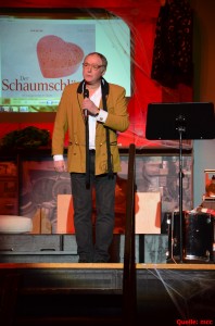 Na bitte hier die Büttenrede wird präsentiert,
brisante Themen natürlich inkludiert.