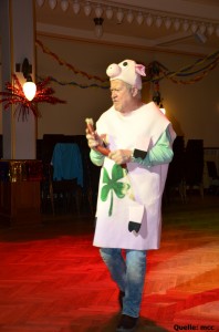 Didi macht unser mal wieder das Schwein,
das gehört in die Hitparade einfach rein.