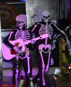 ... der Elvis ´ne flotte Sohle auf ´s Parkett legt.